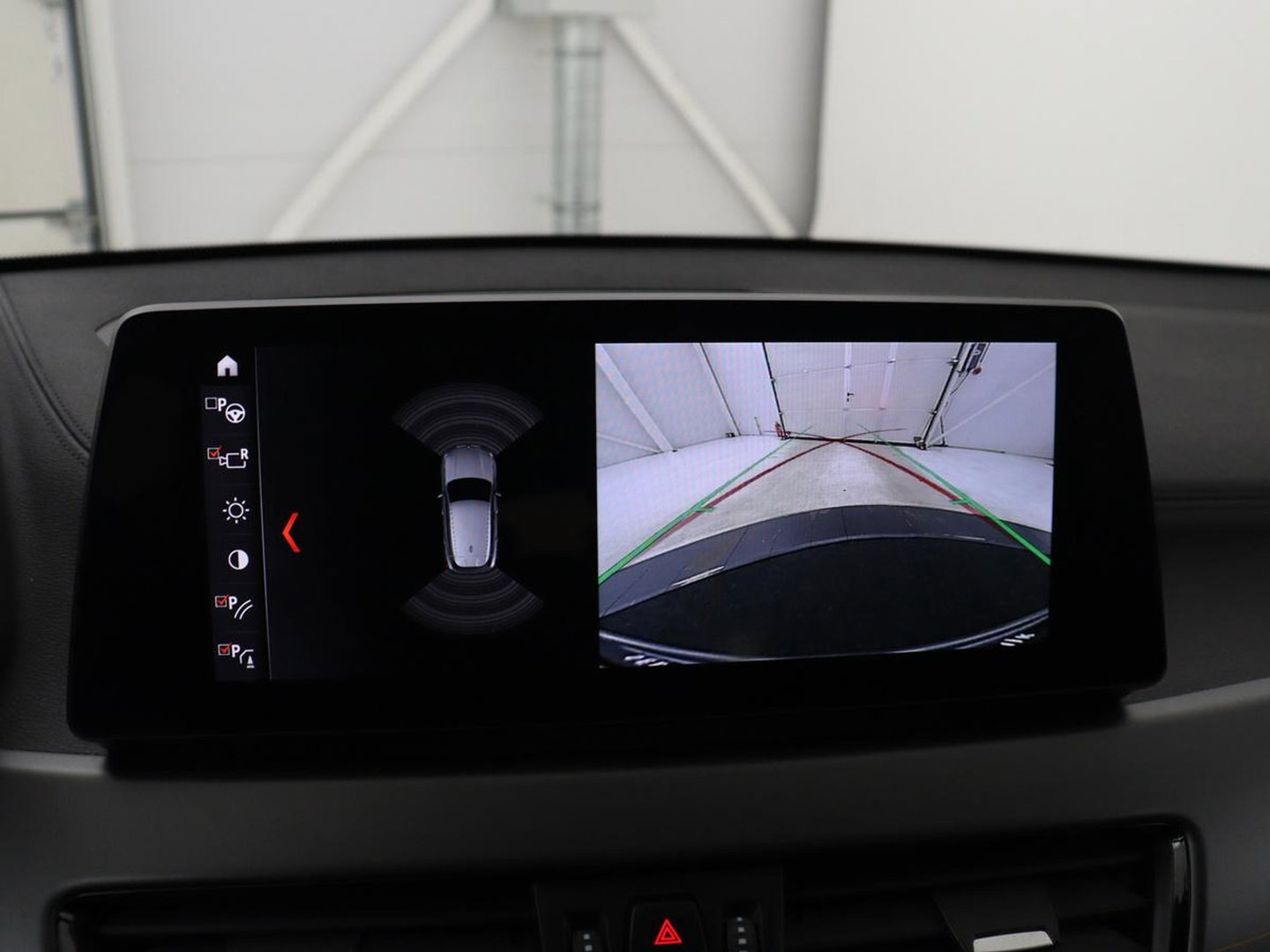 BMW X2 xDrive25e Goldplay Edition | SOH 82,1% | M Sport | Leder | Head-Up | Sportstoelen | 19'' velgen | Sfeerverlichting | Camera | Stoelverwarming | Navigatie | Full LED | Keyless | DAB | Park Assist | Memory | PHEV | Plug In