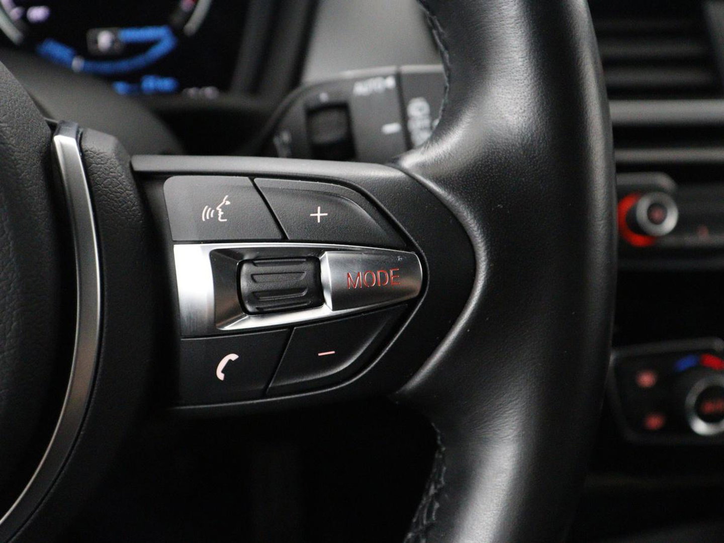 BMW X2 xDrive25e Goldplay Edition | SOH 82,1% | M Sport | Leder | Head-Up | Sportstoelen | 19'' velgen | Sfeerverlichting | Camera | Stoelverwarming | Navigatie | Full LED | Keyless | DAB | Park Assist | Memory | PHEV | Plug In