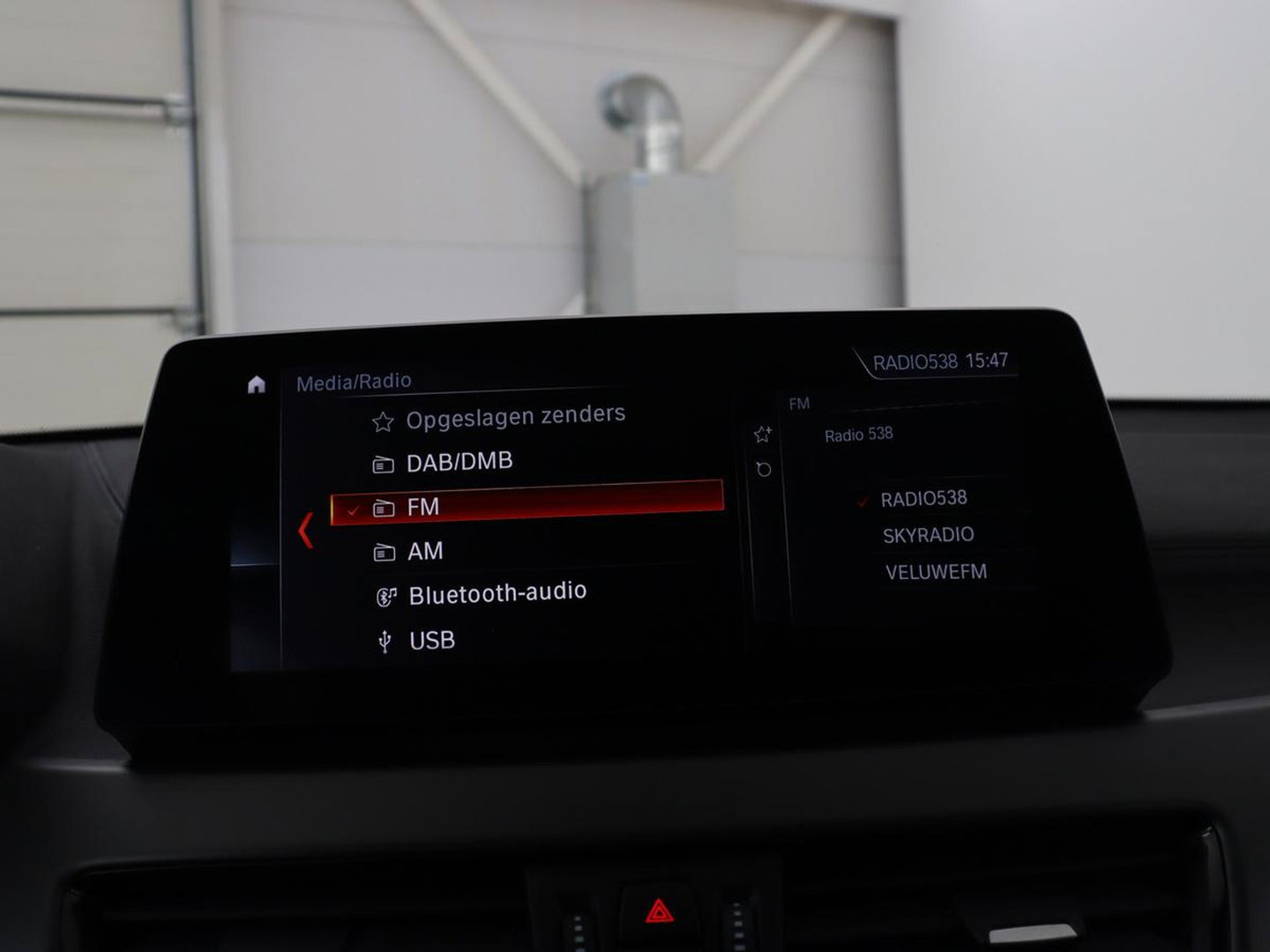 BMW X2 xDrive25e Goldplay Edition | SOH 82,1% | M Sport | Leder | Head-Up | Sportstoelen | 19'' velgen | Sfeerverlichting | Camera | Stoelverwarming | Navigatie | Full LED | Keyless | DAB | Park Assist | Memory | PHEV | Plug In