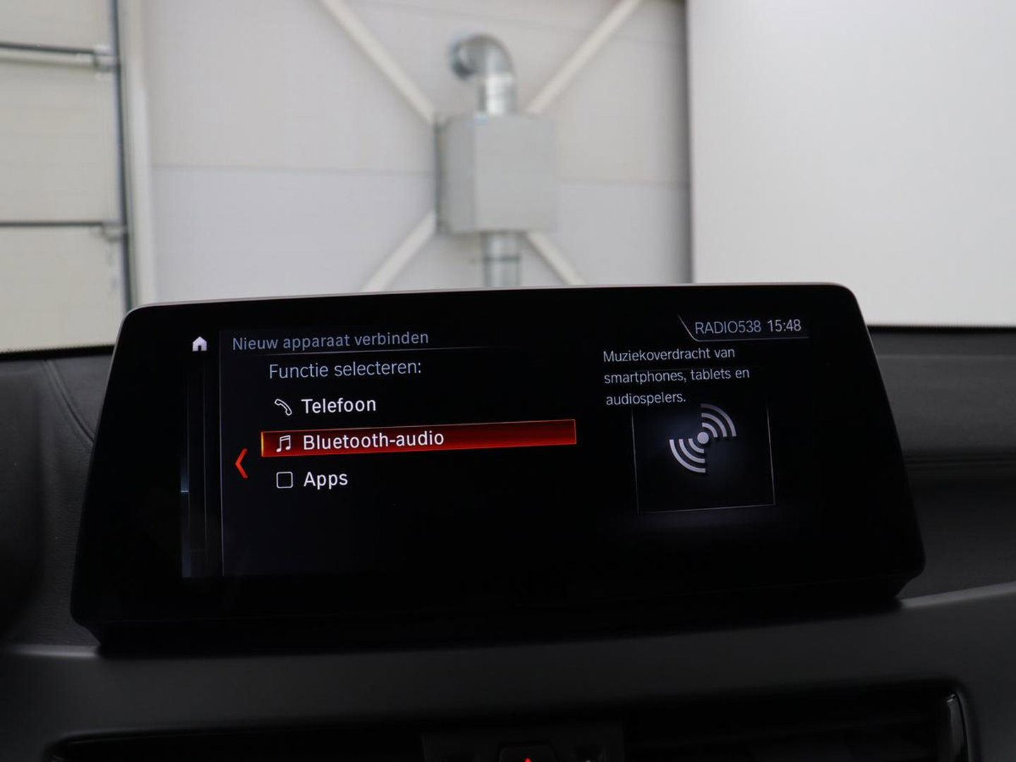 BMW X2 xDrive25e Goldplay Edition | SOH 82,1% | M Sport | Leder | Head-Up | Sportstoelen | 19'' velgen | Sfeerverlichting | Camera | Stoelverwarming | Navigatie | Full LED | Keyless | DAB | Park Assist | Memory | PHEV | Plug In