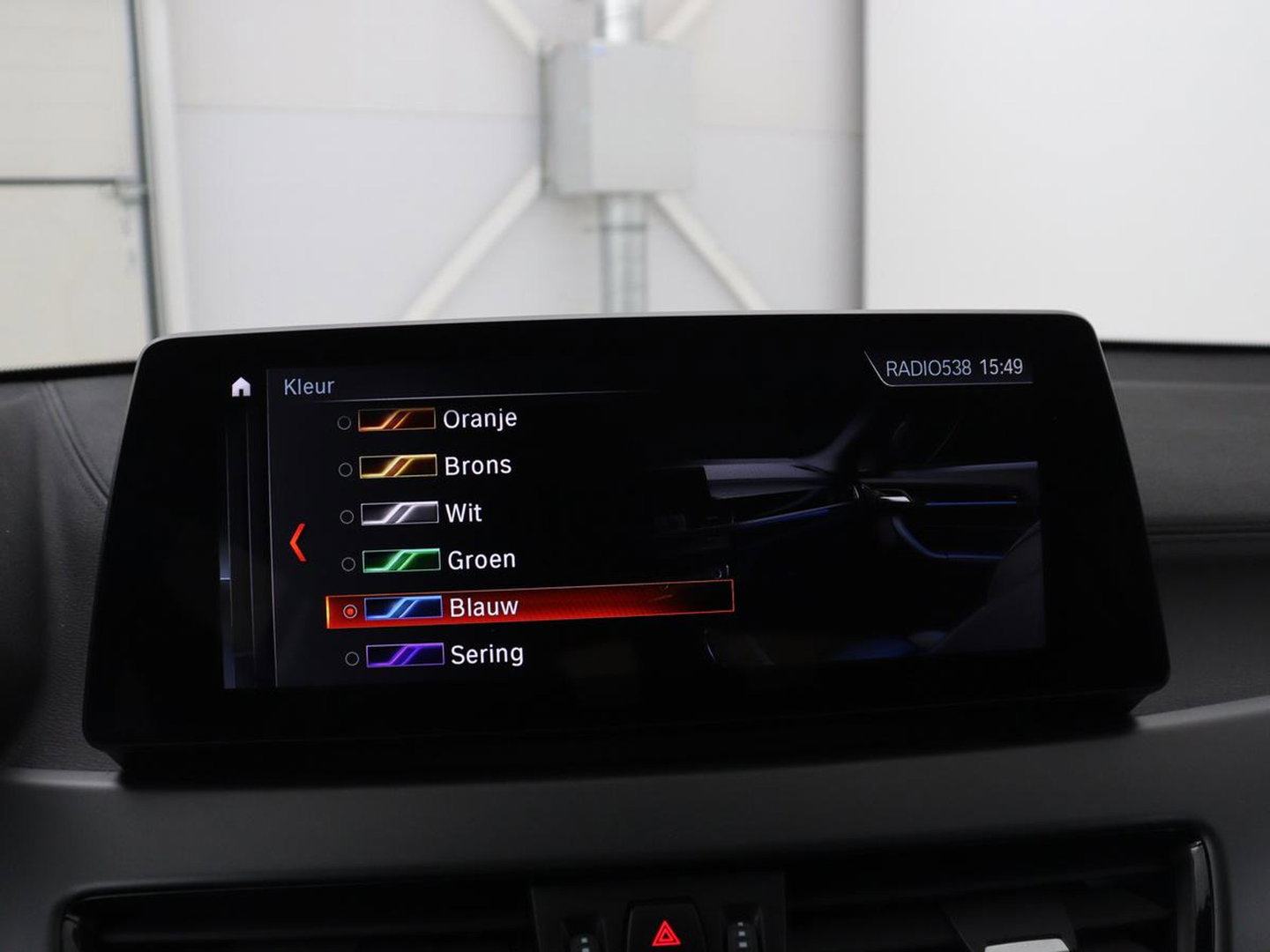 BMW X2 xDrive25e Goldplay Edition | SOH 82,1% | M Sport | Leder | Head-Up | Sportstoelen | 19'' velgen | Sfeerverlichting | Camera | Stoelverwarming | Navigatie | Full LED | Keyless | DAB | Park Assist | Memory | PHEV | Plug In