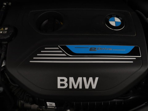 BMW X2 xDrive25e Goldplay Edition | SOH 82,1% | M Sport | Leder | Head-Up | Sportstoelen | 19'' velgen | Sfeerverlichting | Camera | Stoelverwarming | Navigatie | Full LED | Keyless | DAB | Park Assist | Memory | PHEV | Plug In