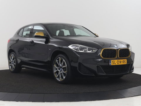BMW X2 xDrive25e Goldplay Edition | SOH 82,1% | M Sport | Leder | Head-Up | Sportstoelen | 19'' velgen | Sfeerverlichting | Camera | Stoelverwarming | Navigatie | Full LED | Keyless | DAB | Park Assist | Memory | PHEV | Plug In