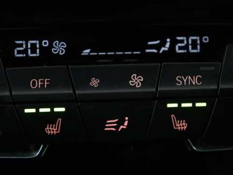 BMW X2 xDrive25e Goldplay Edition | SOH 82,1% | M Sport | Leder | Head-Up | Sportstoelen | 19'' velgen | Sfeerverlichting | Camera | Stoelverwarming | Navigatie | Full LED | Keyless | DAB | Park Assist | Memory | PHEV | Plug In