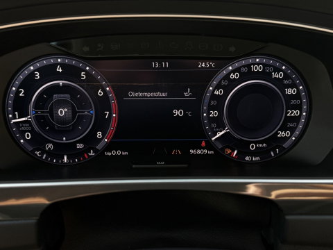 Volkswagen Tiguan 2.0 TSI 4-Motion 180 PK / R-Line / RNS / LED