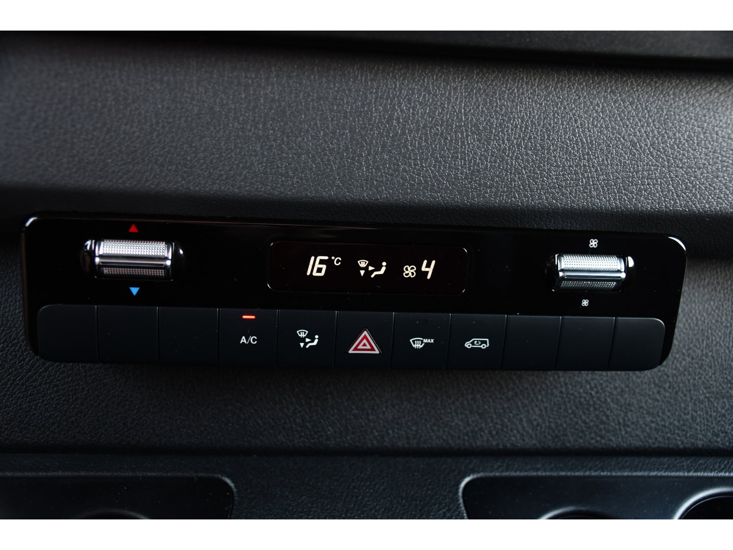 Mercedes-Benz Sprinter 315 1.9 CDI L2H1 RWD PB Edition Camera, Cruise, Carplay, 150pk, Sensoren, Automaat, LED, Multimedia, Airco, Uniek!