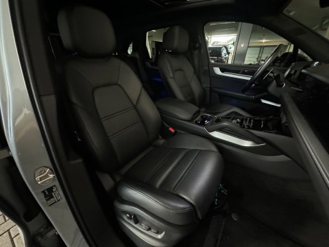 Porsche Cayenne 3.0 E-Hybrid Pano|Burmester|Sportdesign|HuD