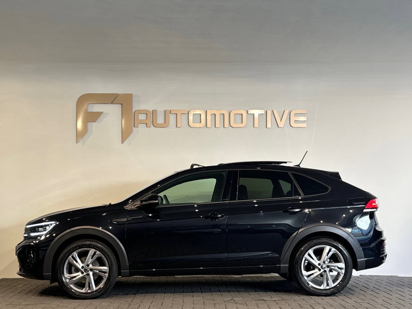 Volkswagen Taigo 1.5 TSI R-Line Pano|Keyless|Beats|Camera