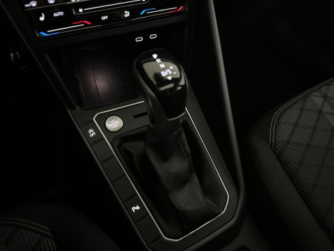 Volkswagen Taigo 1.5 TSI R-Line Pano|Keyless|Beats|Camera