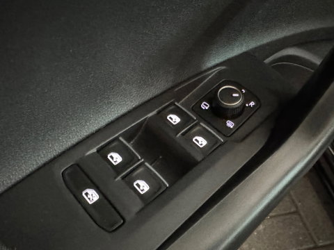 Volkswagen Taigo 1.5 TSI R-Line Pano|Keyless|Beats|Camera