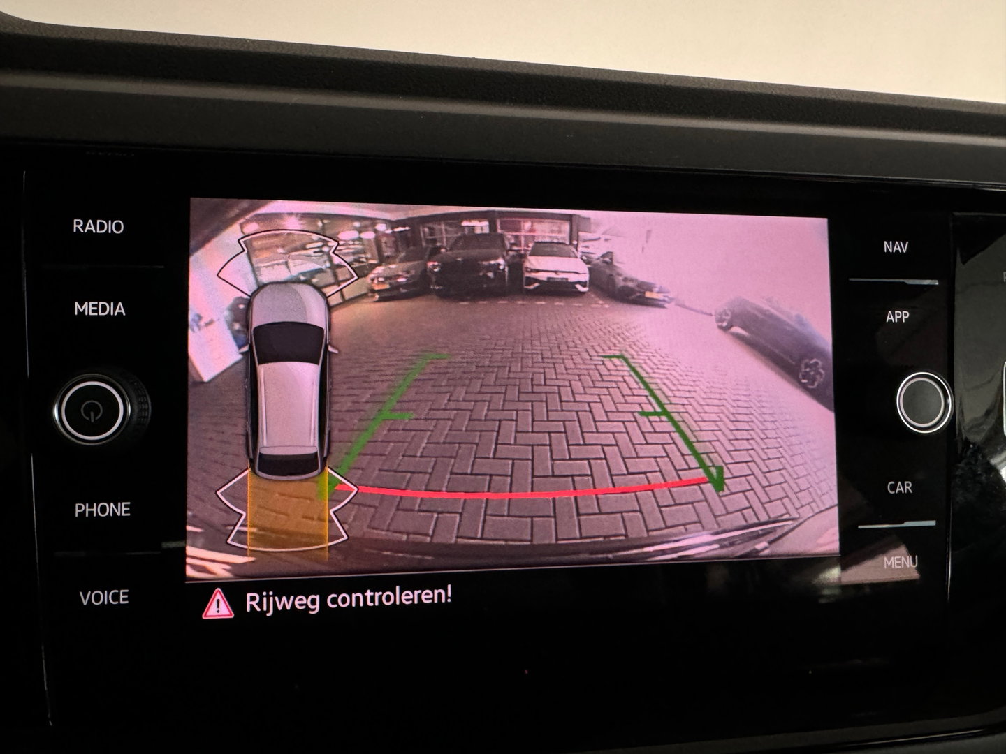 Volkswagen Taigo 1.5 TSI R-Line Pano|Keyless|Beats|Camera