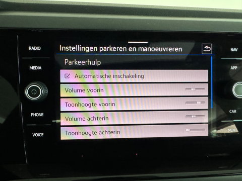 Volkswagen Taigo 1.5 TSI R-Line Pano|Keyless|Beats|Camera