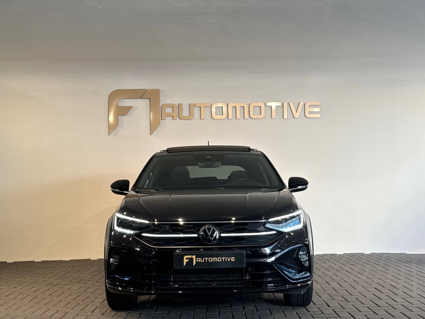 Volkswagen Taigo 1.5 TSI R-Line Pano|Keyless|Beats|Camera