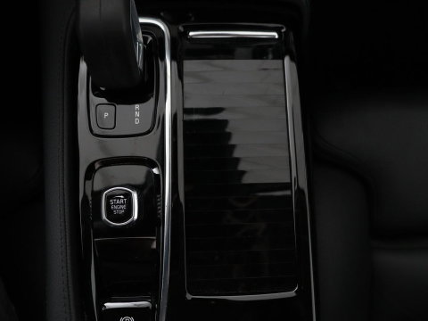 Volvo V90 2.0 T6 Plug In AWD Inscription | SOH 97% | Panoramadak | Head-Up | Leder | Harman/Kardon | 20'' | 360 Camera | Stoelverwarming | Carplay | Full LED | Stuurverwarming | PHEV