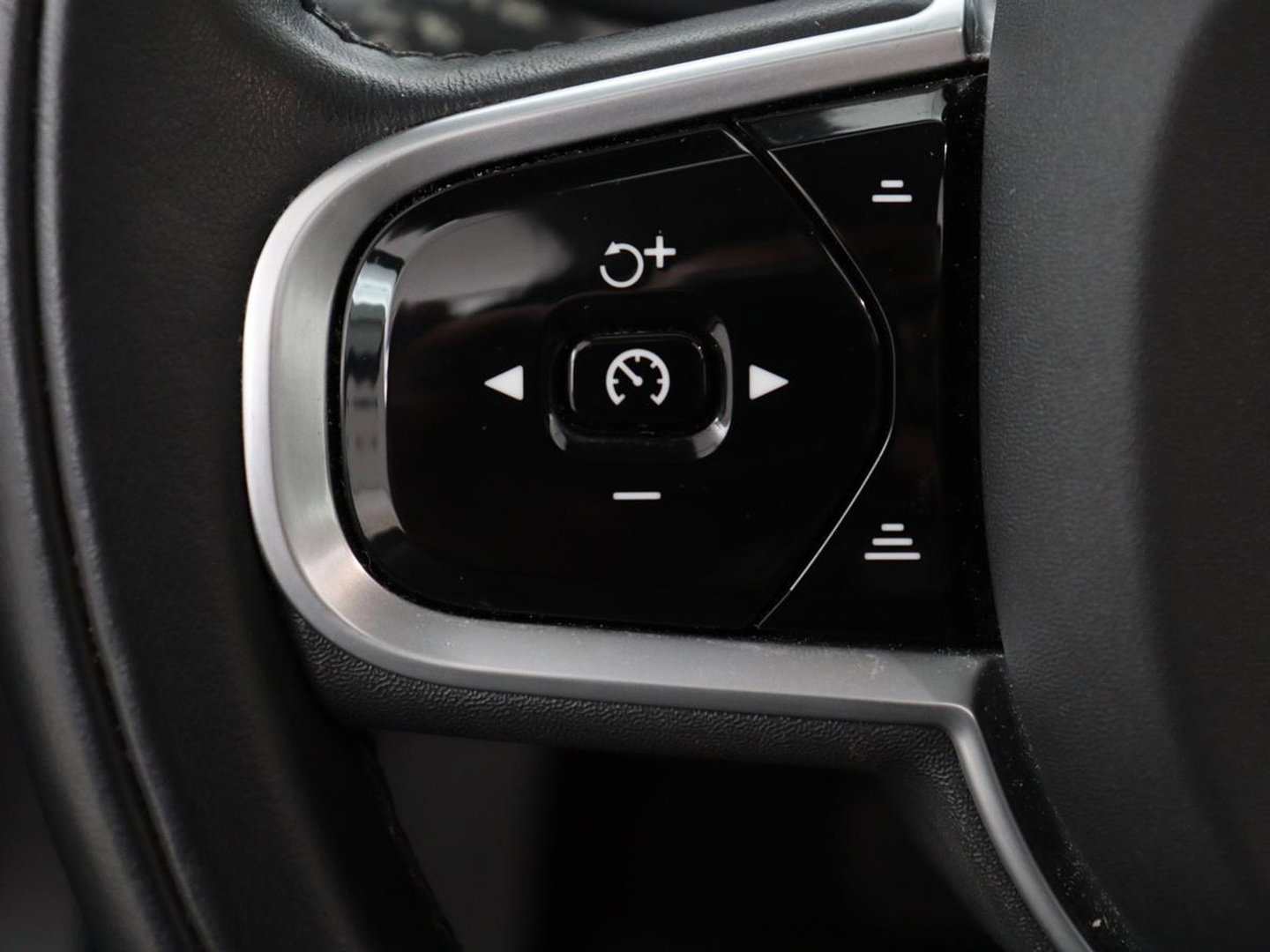 Volvo V90 2.0 T6 Plug In AWD Inscription | SOH 97% | Panoramadak | Head-Up | Leder | Harman/Kardon | 20'' | 360 Camera | Stoelverwarming | Carplay | Full LED | Stuurverwarming | PHEV