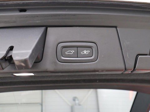 Volvo V90 2.0 T6 Plug In AWD Inscription | SOH 97% | Panoramadak | Head-Up | Leder | Harman/Kardon | 20'' | 360 Camera | Stoelverwarming | Carplay | Full LED | Stuurverwarming | PHEV