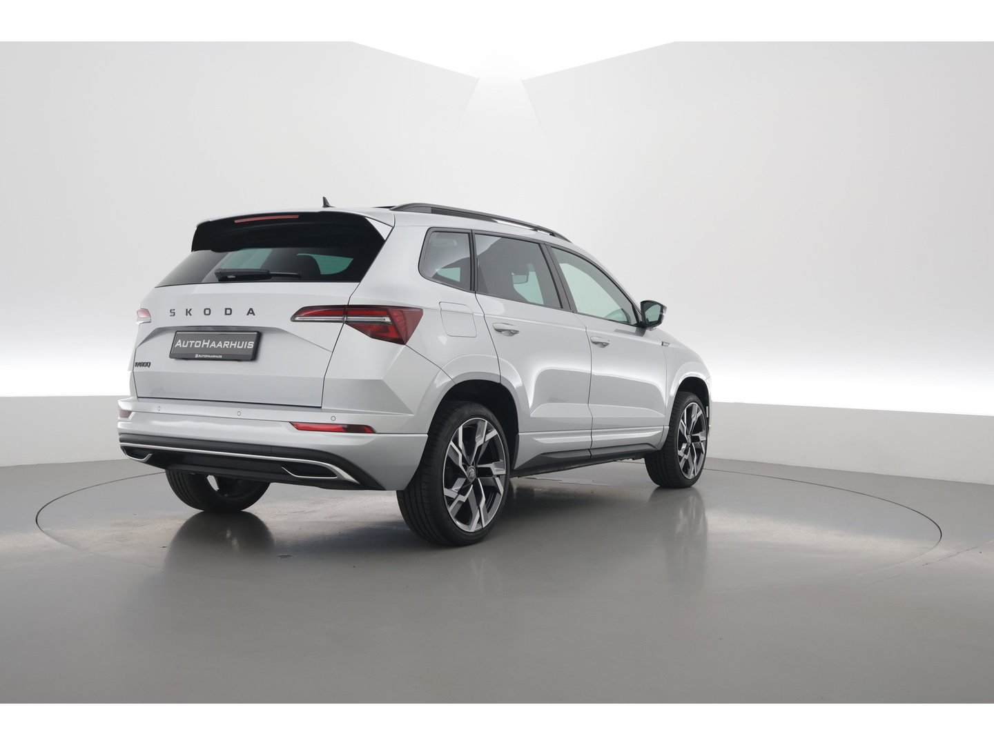 Škoda Karoq 1.5 TSI ACT Sportline Business | Pano | Adapt. Cruise | Navi | CarPlay | Stoel-Stuurverw. | DAB | PDC A