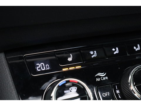 Škoda Karoq 1.5 TSI ACT Sportline Business | Pano | Adapt. Cruise | Navi | CarPlay | Stoel-Stuurverw. | DAB | PDC A