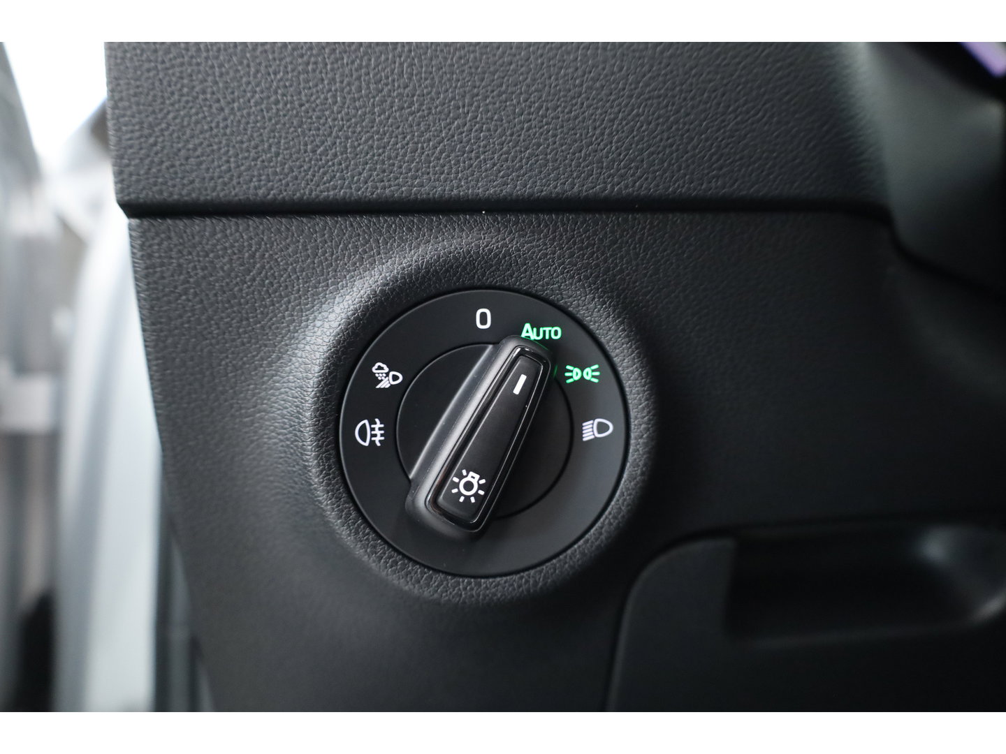 Škoda Karoq 1.5 TSI ACT Sportline Business | Pano | Adapt. Cruise | Navi | CarPlay | Stoel-Stuurverw. | DAB | PDC A