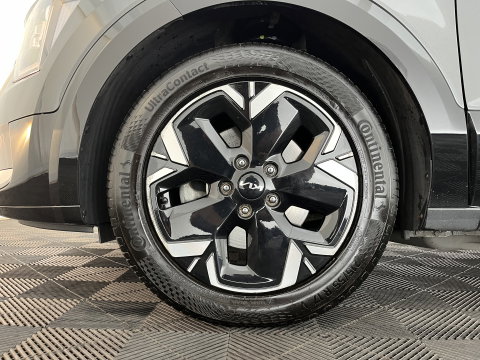 Kia Niro EV DynamicLine 64.8 kWh [3-Fase-11kW] {SoH-96%} (INCL.BTW) Aut. *LEATHER-FABRIC | ADAPTIVE-CRUISE | DIGI-COCKPIT | KEYLESS | CAMERA | DAB | COMFORTSEATS | SHIFTPADDLES | ECC | PDC | 17''ALU*