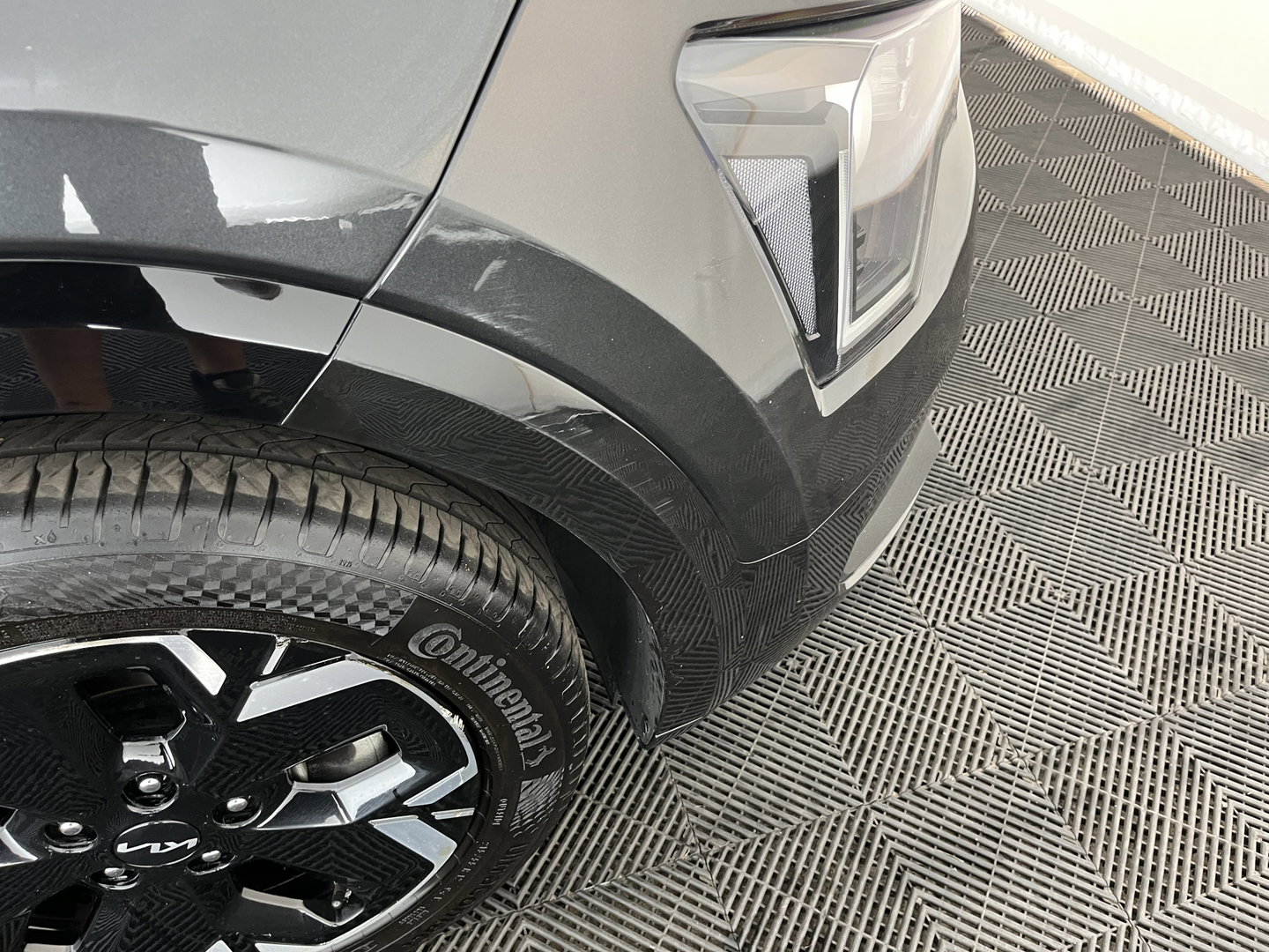 Kia Niro EV DynamicLine 64.8 kWh [3-Fase-11kW] {SoH-96%} (INCL.BTW) Aut. *LEATHER-FABRIC | ADAPTIVE-CRUISE | DIGI-COCKPIT | KEYLESS | CAMERA | DAB | COMFORTSEATS | SHIFTPADDLES | ECC | PDC | 17''ALU*