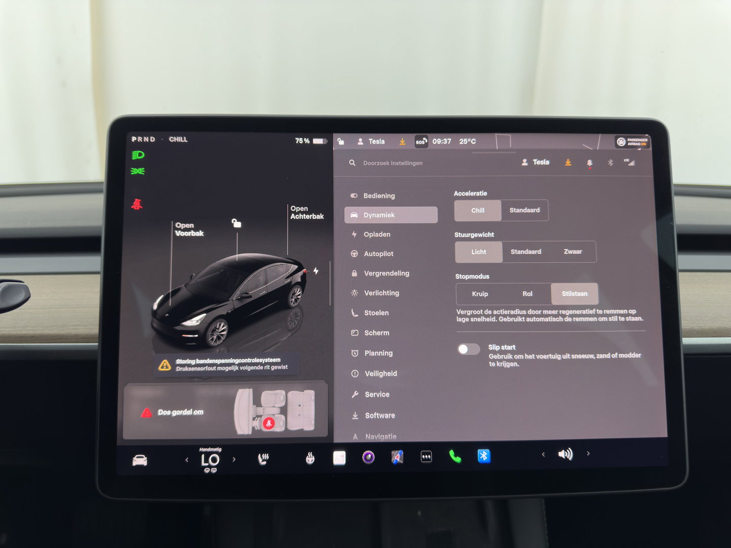 Tesla Model 3 Standard RWD Plus 60 kWh [3-Fase-11kW] (INCL-BTW) Aut. *PANO | AUTOPILOT | LEATHER | KEYLESS | FULL-LED | MEMORY-PACK | TOPVIEW | DAB | CARPLAY | DIGI-COCKPIT | LANE-ASSIST | HEATED- COMFORTSEATS | 19"ALU*