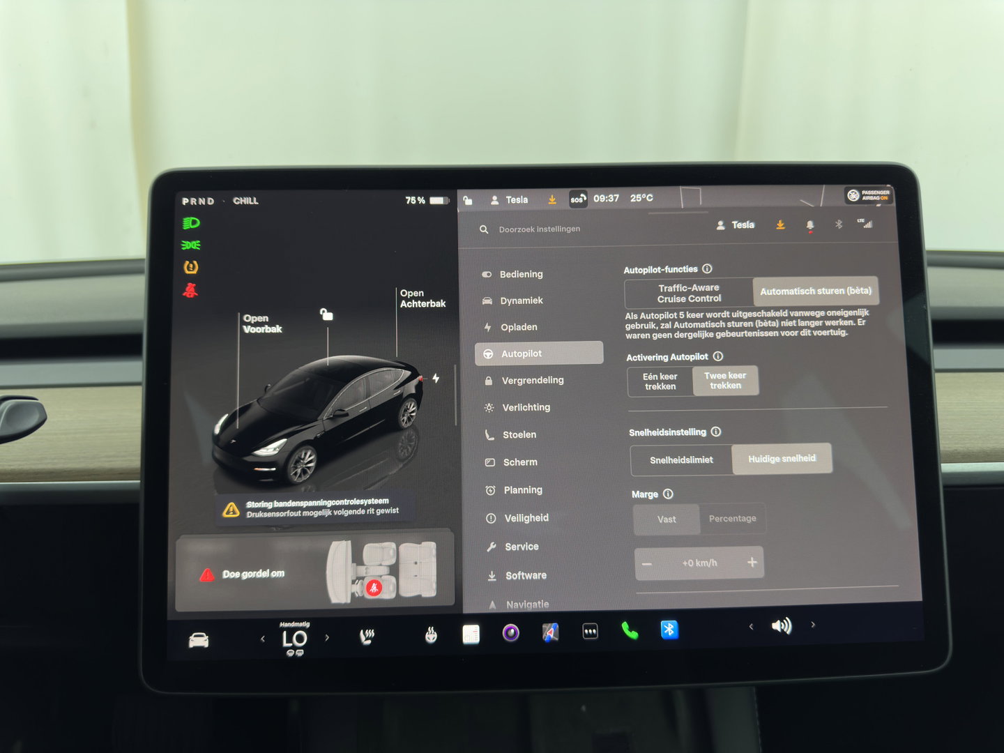 Tesla Model 3 Standard RWD Plus 60 kWh [3-Fase-11kW] (INCL-BTW) Aut. *PANO | AUTOPILOT | LEATHER | KEYLESS | FULL-LED | MEMORY-PACK | TOPVIEW | DAB | CARPLAY | DIGI-COCKPIT | LANE-ASSIST | HEATED- COMFORTSEATS | 19"ALU*