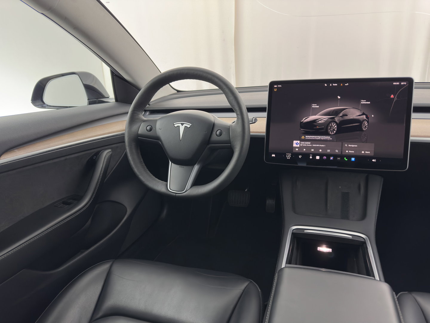 Tesla Model 3 Standard RWD Plus 60 kWh [3-Fase-11kW] (INCL-BTW) Aut. *PANO | AUTOPILOT | LEATHER | KEYLESS | FULL-LED | MEMORY-PACK | TOPVIEW | DAB | CARPLAY | DIGI-COCKPIT | LANE-ASSIST | HEATED- COMFORTSEATS | 19"ALU*