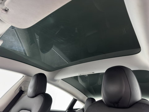 Tesla Model 3 Standard RWD Plus 60 kWh [3-Fase-11kW] (INCL-BTW) Aut. *PANO | AUTOPILOT | LEATHER | KEYLESS | FULL-LED | MEMORY-PACK | TOPVIEW | DAB | CARPLAY | DIGI-COCKPIT | LANE-ASSIST | HEATED- COMFORTSEATS | 19"ALU*