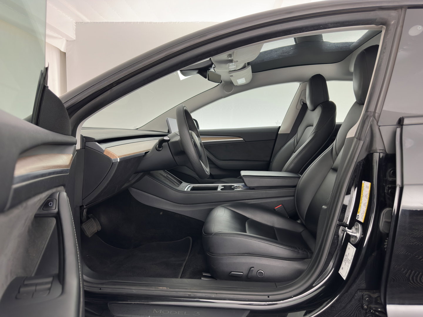 Tesla Model 3 Standard RWD Plus 60 kWh [3-Fase-11kW] (INCL-BTW) Aut. *PANO | AUTOPILOT | LEATHER | KEYLESS | FULL-LED | MEMORY-PACK | TOPVIEW | DAB | CARPLAY | DIGI-COCKPIT | LANE-ASSIST | HEATED- COMFORTSEATS | 19"ALU*