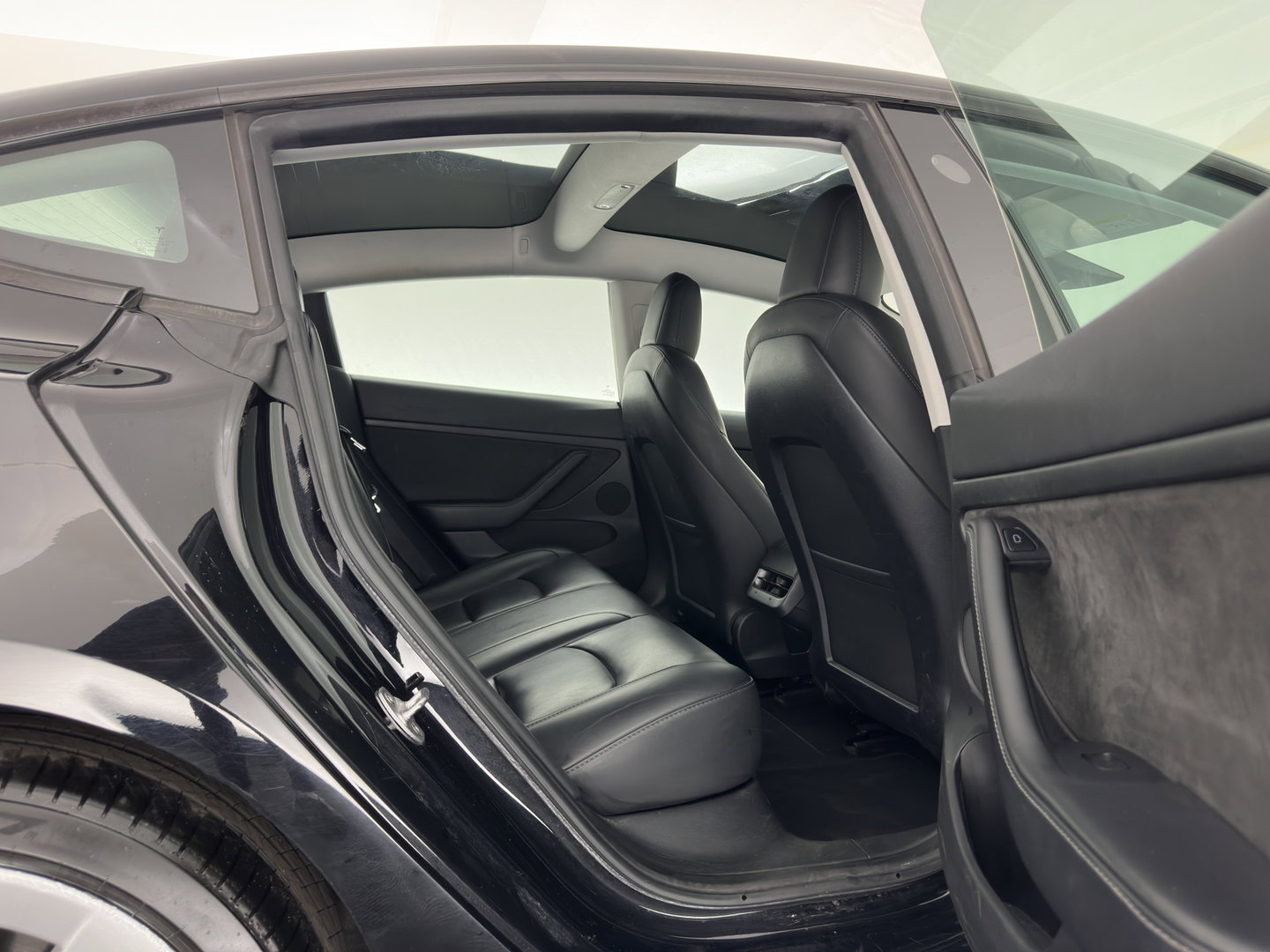 Tesla Model 3 Standard RWD Plus 60 kWh [3-Fase-11kW] (INCL-BTW) Aut. *PANO | AUTOPILOT | LEATHER | KEYLESS | FULL-LED | MEMORY-PACK | TOPVIEW | DAB | CARPLAY | DIGI-COCKPIT | LANE-ASSIST | HEATED- COMFORTSEATS | 19"ALU*