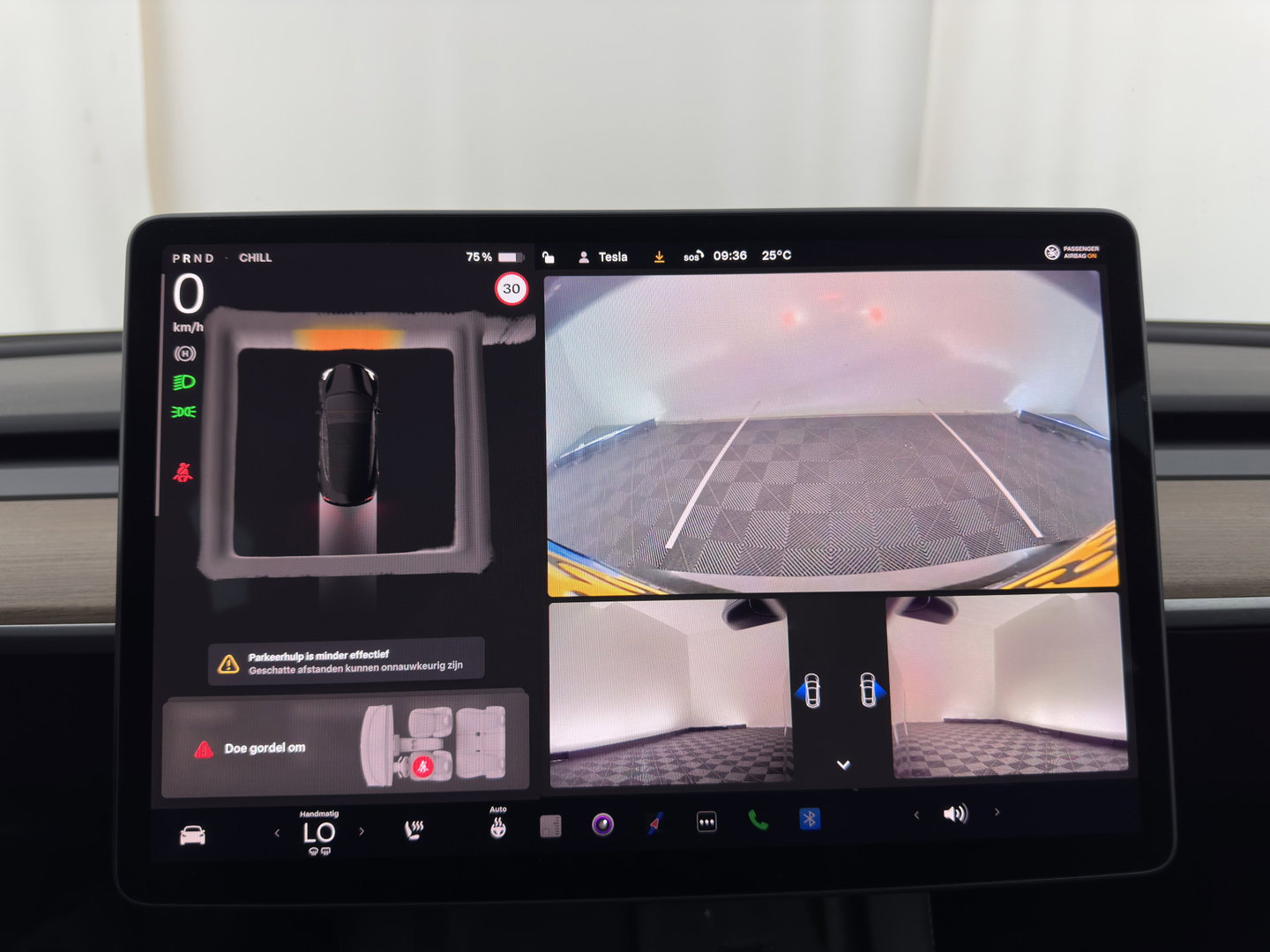Tesla Model 3 Standard RWD Plus 60 kWh [3-Fase-11kW] (INCL-BTW) Aut. *PANO | AUTOPILOT | LEATHER | KEYLESS | FULL-LED | MEMORY-PACK | TOPVIEW | DAB | CARPLAY | DIGI-COCKPIT | LANE-ASSIST | HEATED- COMFORTSEATS | 19"ALU*