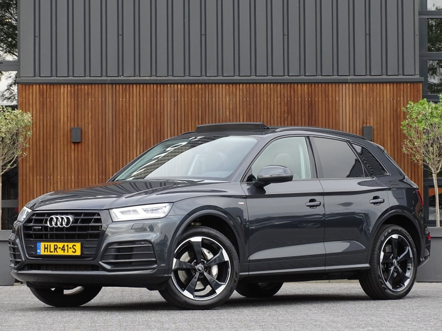 Audi Q5 50 TFSI e 299PK / S-Line / 20'' Rotor / panoramadak / LED
