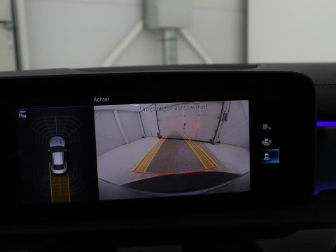 Mercedes-Benz CLA-Klasse 180 Business Solution Progressive | Stoelverwarming | Carplay | Sfeerverlichting | Half leder | Camera | Navigatie | Widescreen | Full LED | Park Assist | DAB | 18'' velgen | Cruise control