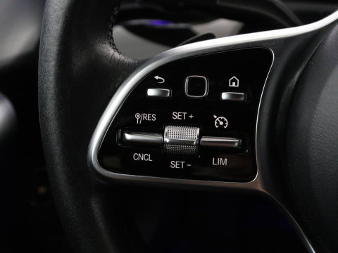 Mercedes-Benz CLA-Klasse 180 Business Solution Progressive | Stoelverwarming | Carplay | Sfeerverlichting | Half leder | Camera | Navigatie | Widescreen | Full LED | Park Assist | DAB | 18'' velgen | Cruise control