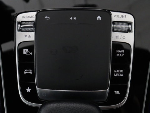 Mercedes-Benz CLA-Klasse 180 Business Solution Progressive | Stoelverwarming | Carplay | Sfeerverlichting | Half leder | Camera | Navigatie | Widescreen | Full LED | Park Assist | DAB | 18'' velgen | Cruise control