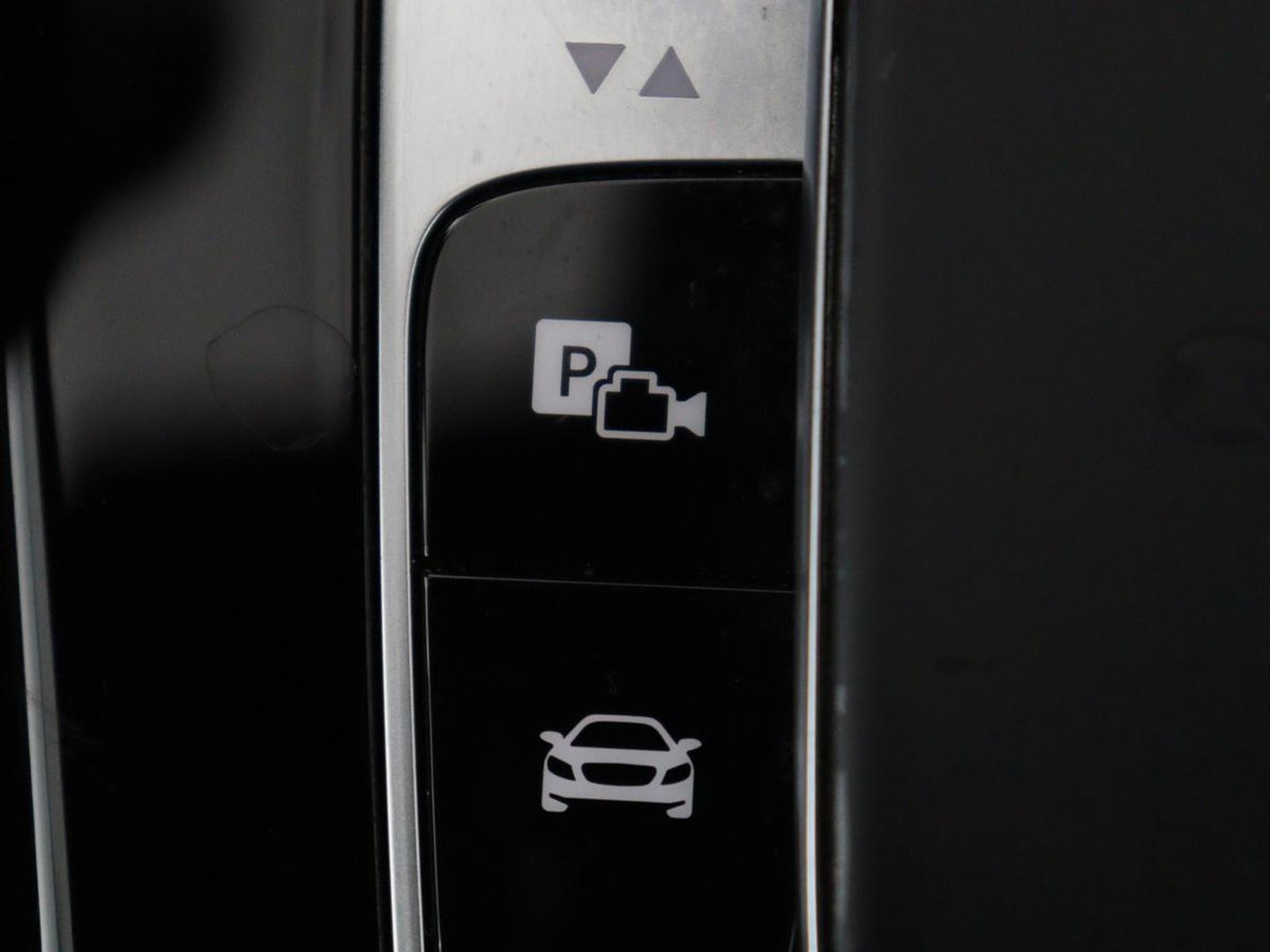 Mercedes-Benz CLA-Klasse 180 Business Solution Progressive | Stoelverwarming | Carplay | Sfeerverlichting | Half leder | Camera | Navigatie | Widescreen | Full LED | Park Assist | DAB | 18'' velgen | Cruise control