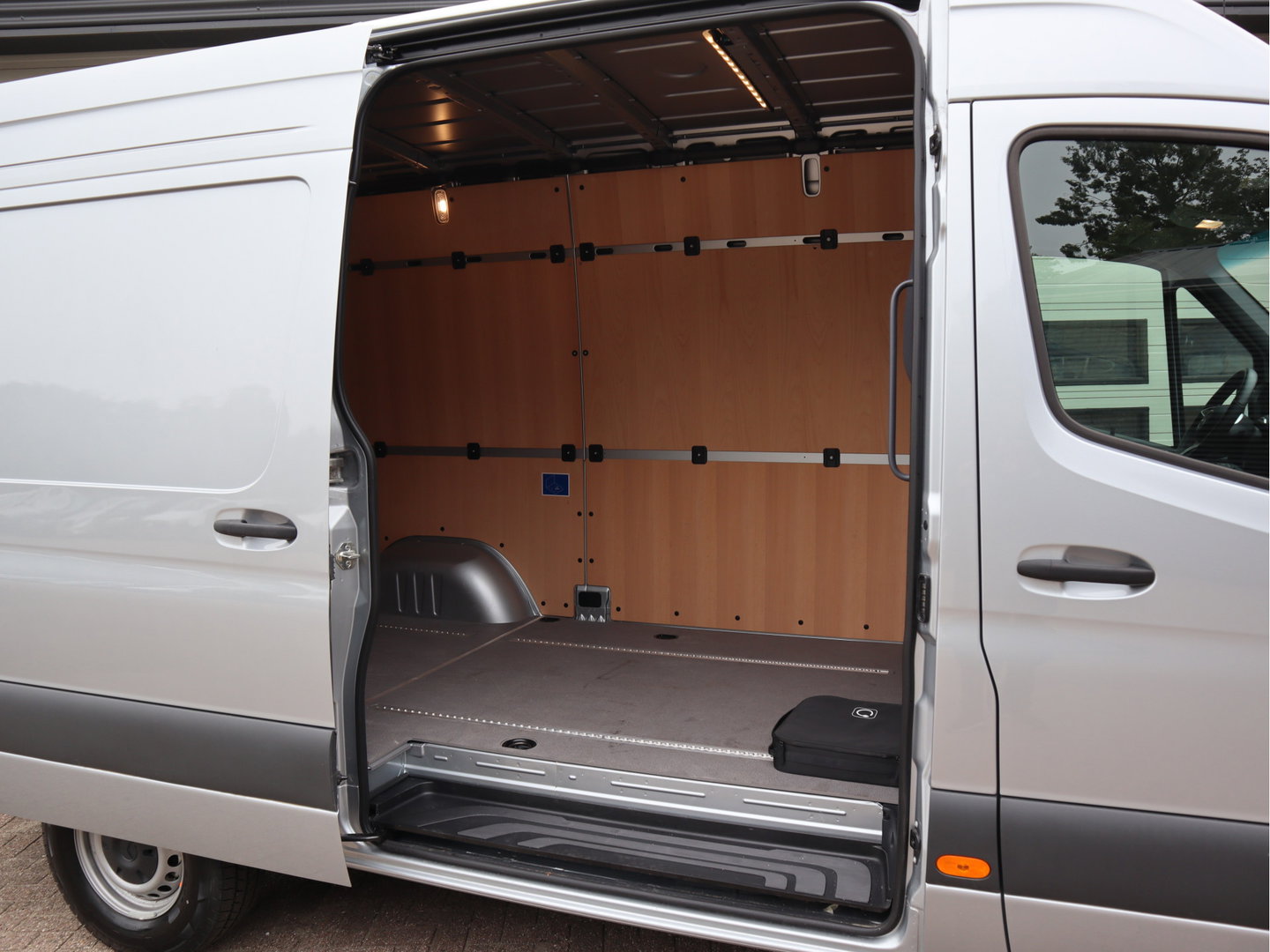 Mercedes-Benz eSprinter 314 L2H2 Accu 56 kWh RWD WLPT 181 km - New Model - Snel laden - LED - Vol Opties