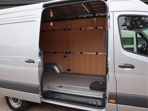 Mercedes-Benz eSprinter 314 L2H2 Accu 56 kWh RWD WLPT 181 km - New Model - Snel laden - LED - Vol Opties