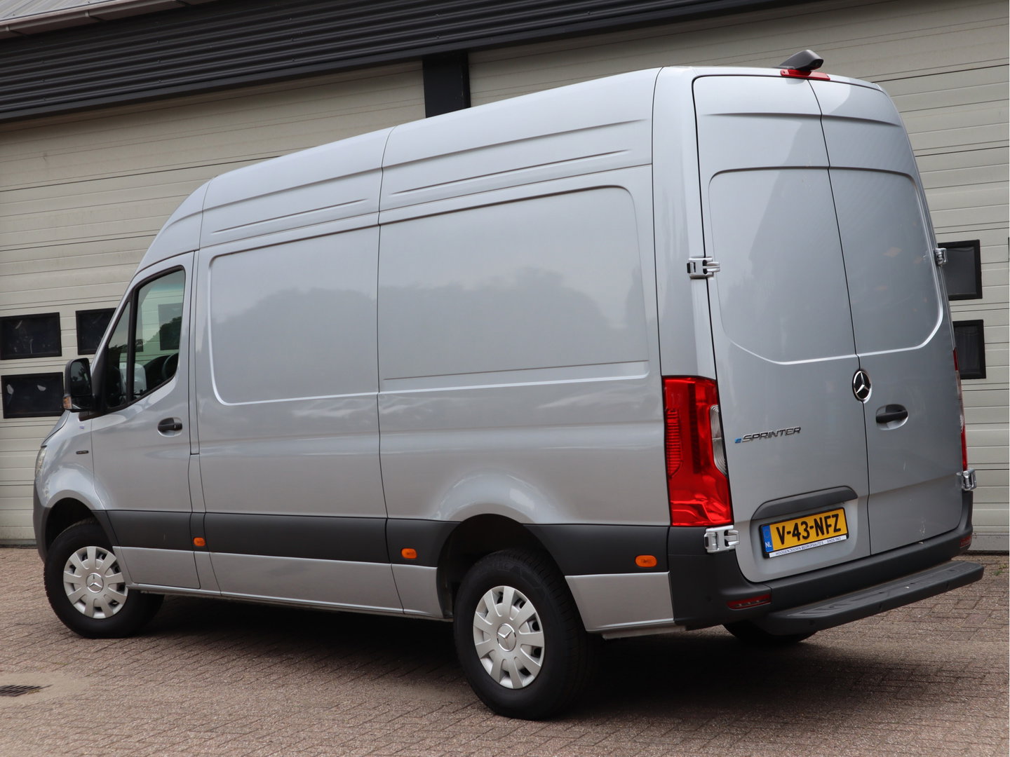 Mercedes-Benz eSprinter 314 L2H2 Accu 56 kWh RWD WLPT 181 km - New Model - Snel laden - LED - Vol Opties
