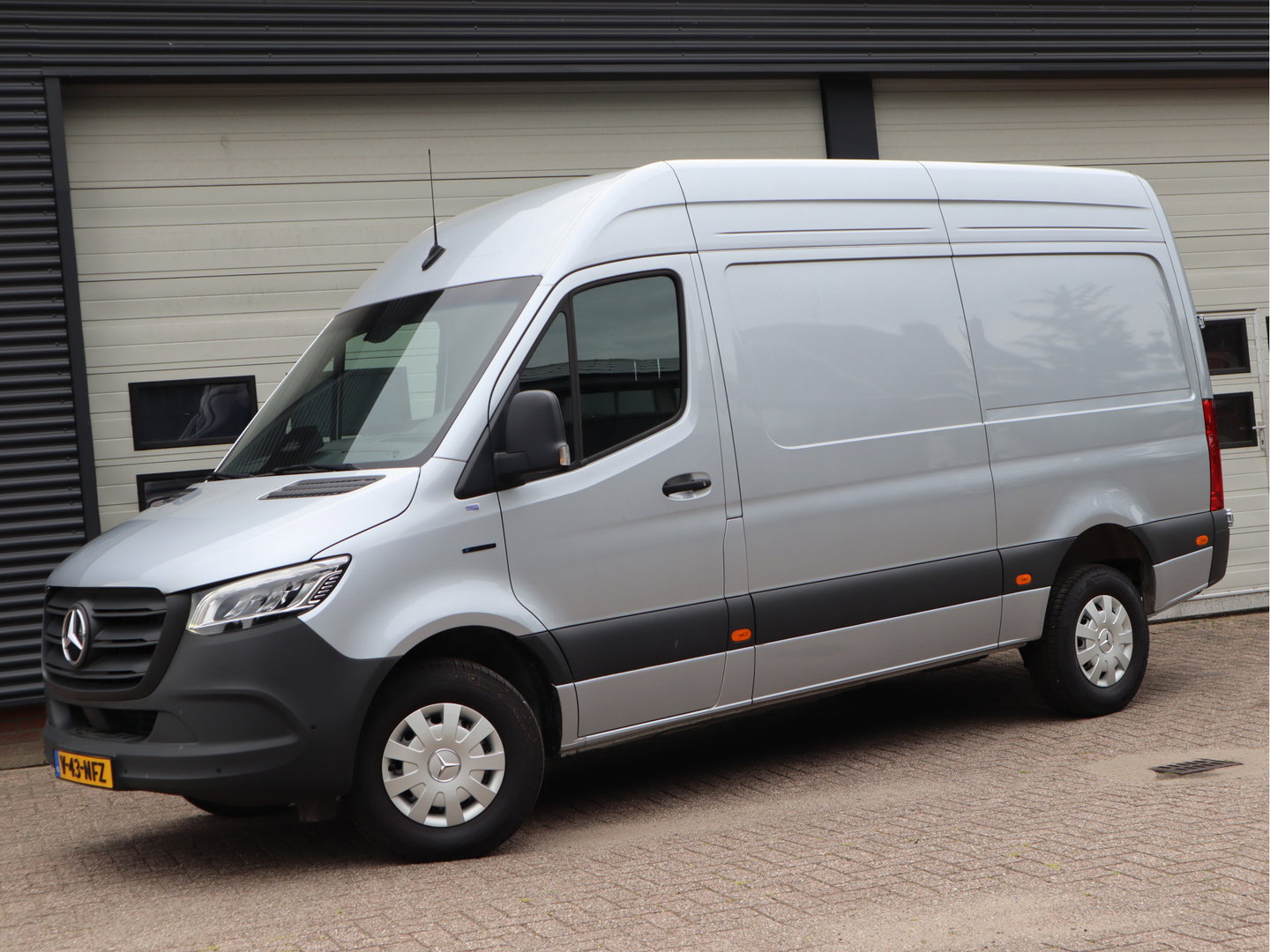Mercedes-Benz eSprinter 314 L2H2 Accu 56 kWh RWD WLPT 181 km - New Model - Snel laden - LED - Vol Opties