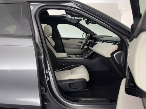 Land Rover Range Rover Velar 3.0 V6 AWD HSE Aut. *PANO | LEATHER | FULL-LED | MEMORY-PACK | BLIND-SPOT | MERIDIAN-SURROUND | DIGI-COCKPIT | CAMERA | KEYLESS | HEATED-COMFORTSEATS | PRIVACY-GLASS | SHIFT-PADDLES | 21 "ALU*