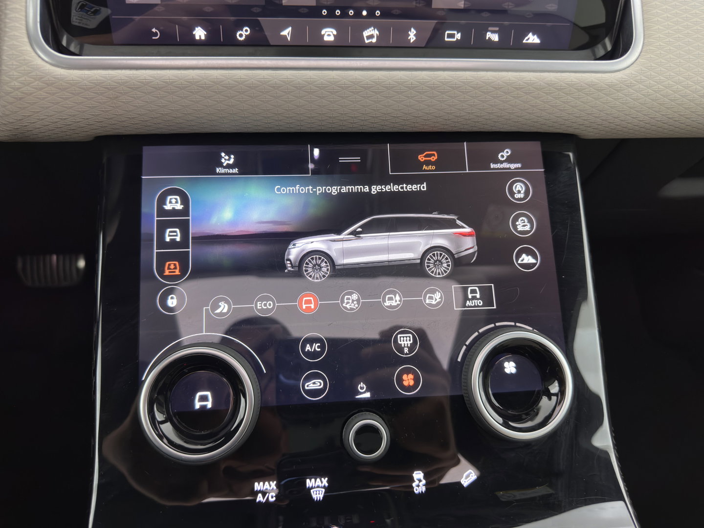 Land Rover Range Rover Velar 3.0 V6 AWD HSE Aut. *PANO | LEATHER | FULL-LED | MEMORY-PACK | BLIND-SPOT | MERIDIAN-SURROUND | DIGI-COCKPIT | CAMERA | KEYLESS | HEATED-COMFORTSEATS | PRIVACY-GLASS | SHIFT-PADDLES | 21 "ALU*