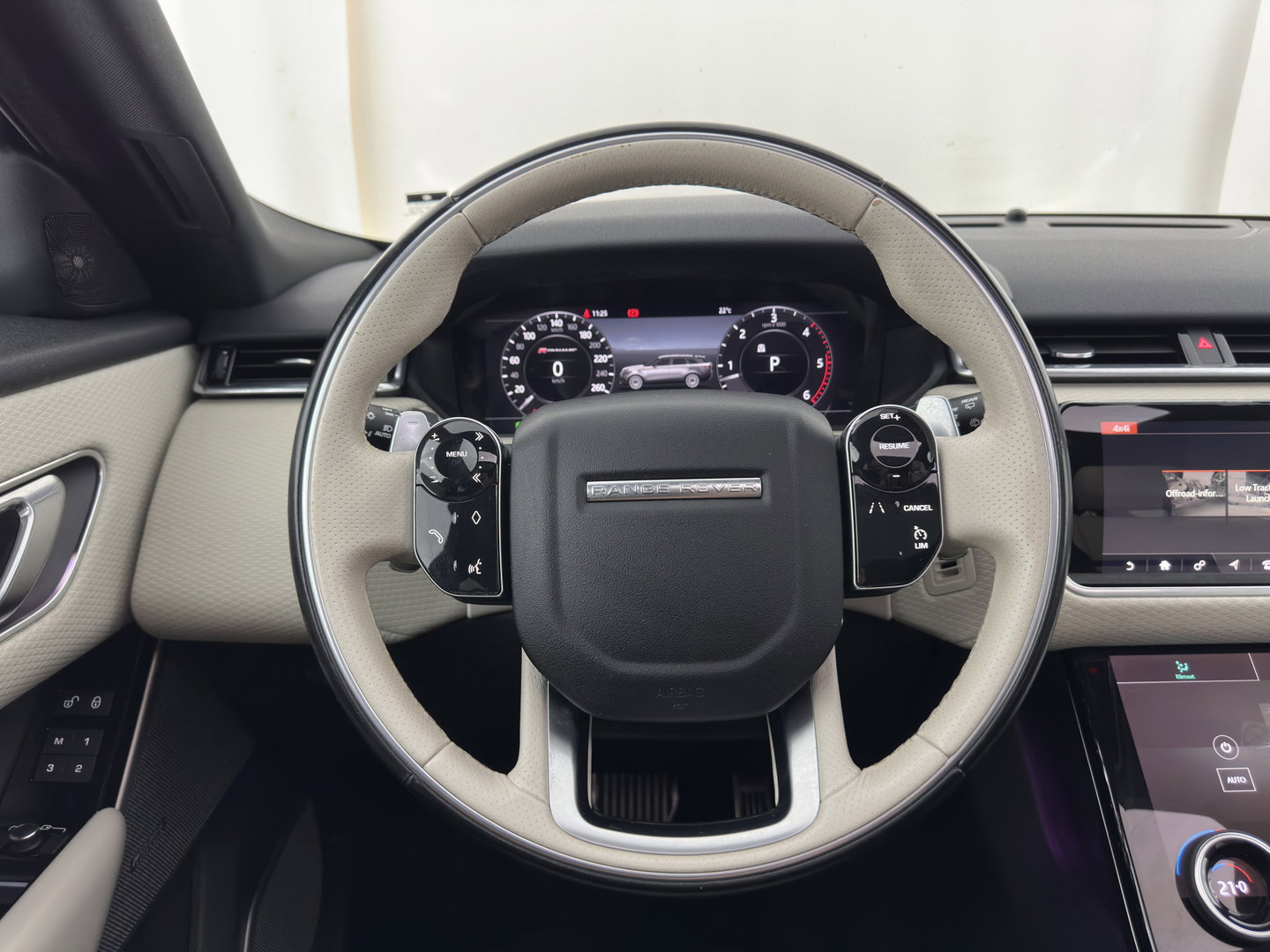Land Rover Range Rover Velar 3.0 V6 AWD HSE Aut. *PANO | LEATHER | FULL-LED | MEMORY-PACK | BLIND-SPOT | MERIDIAN-SURROUND | DIGI-COCKPIT | CAMERA | KEYLESS | HEATED-COMFORTSEATS | PRIVACY-GLASS | SHIFT-PADDLES | 21 "ALU*