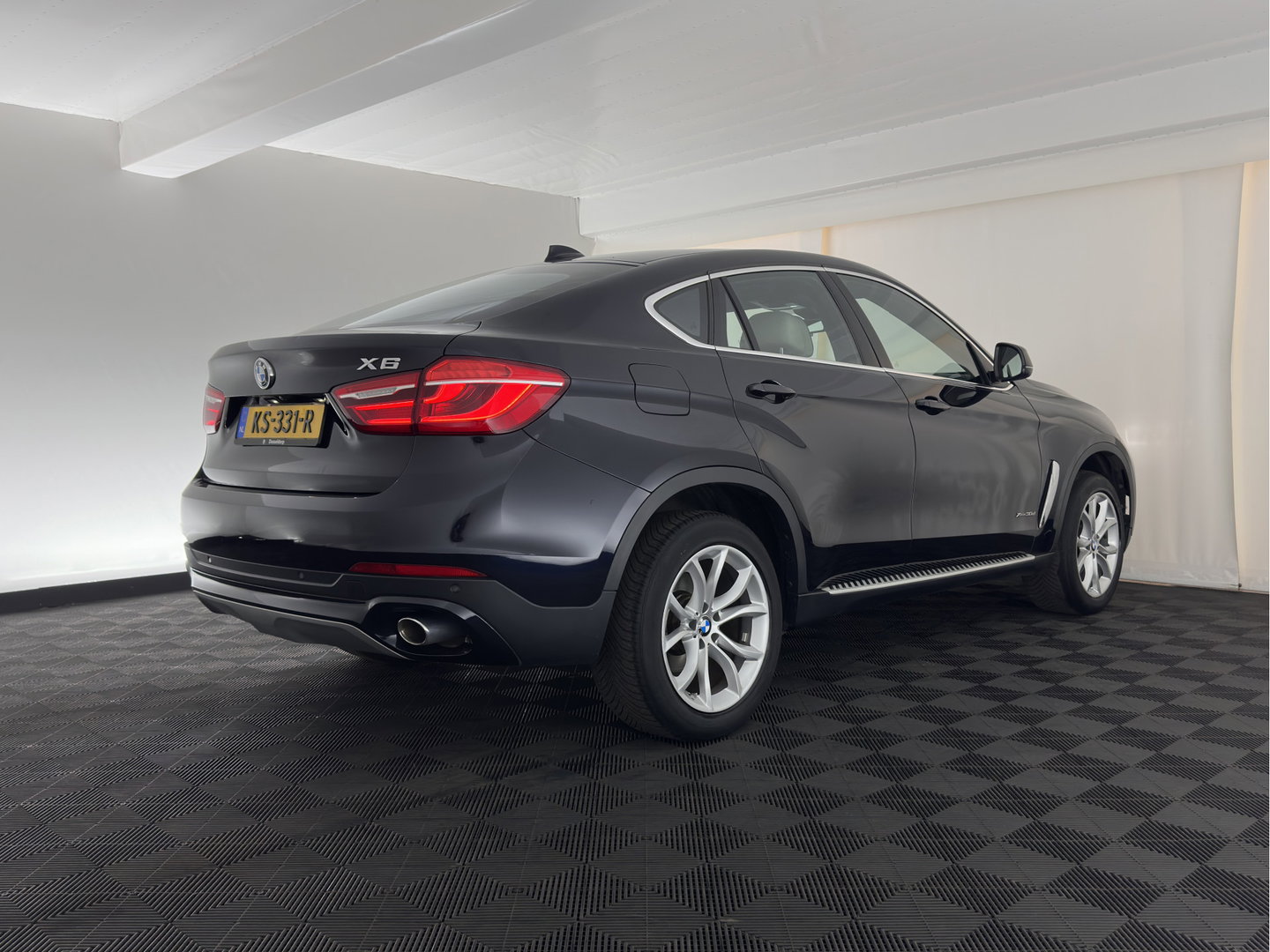BMW X6 xDrive30d High Executive Aut. *PANO | HEAD-UP | LEATHER | FULL-LED | HIFI-SOUND | BLINDSPOT | MEMORY-PACK | DIGI-COCKPIT | HEATED-COMFORTSEATS | NAVI-FULLMAP | AMBIENT-LIGHT | CRUISE | TOWBAR | 19"ALU*