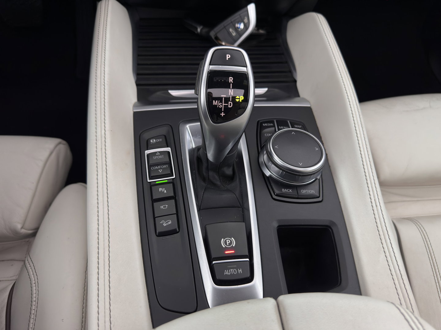BMW X6 xDrive30d High Executive Aut. *PANO | HEAD-UP | LEATHER | FULL-LED | HIFI-SOUND | BLINDSPOT | MEMORY-PACK | DIGI-COCKPIT | HEATED-COMFORTSEATS | NAVI-FULLMAP | AMBIENT-LIGHT | CRUISE | TOWBAR | 19"ALU*
