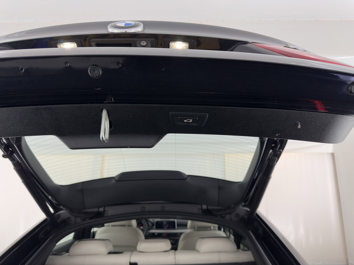 BMW X6 xDrive30d High Executive Aut. *PANO | HEAD-UP | LEATHER | FULL-LED | HIFI-SOUND | BLINDSPOT | MEMORY-PACK | DIGI-COCKPIT | HEATED-COMFORTSEATS | NAVI-FULLMAP | AMBIENT-LIGHT | CRUISE | TOWBAR | 19"ALU*