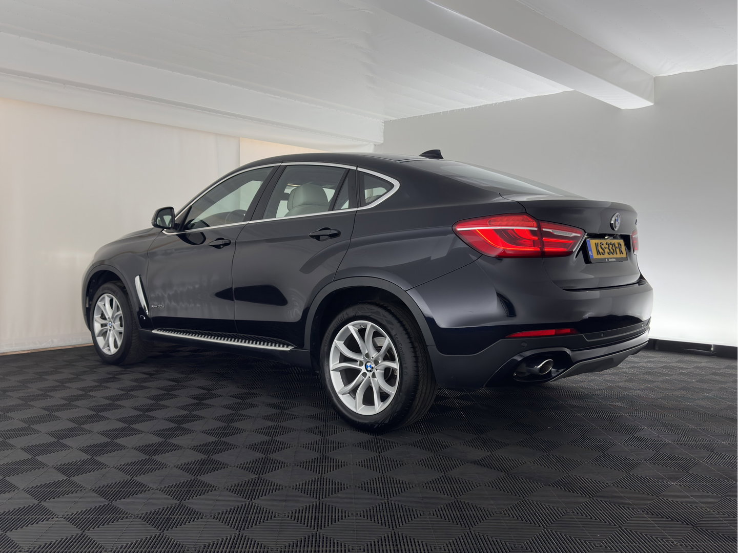 BMW X6 xDrive30d High Executive Aut. *PANO | HEAD-UP | LEATHER | FULL-LED | HIFI-SOUND | BLINDSPOT | MEMORY-PACK | DIGI-COCKPIT | HEATED-COMFORTSEATS | NAVI-FULLMAP | AMBIENT-LIGHT | CRUISE | TOWBAR | 19"ALU*