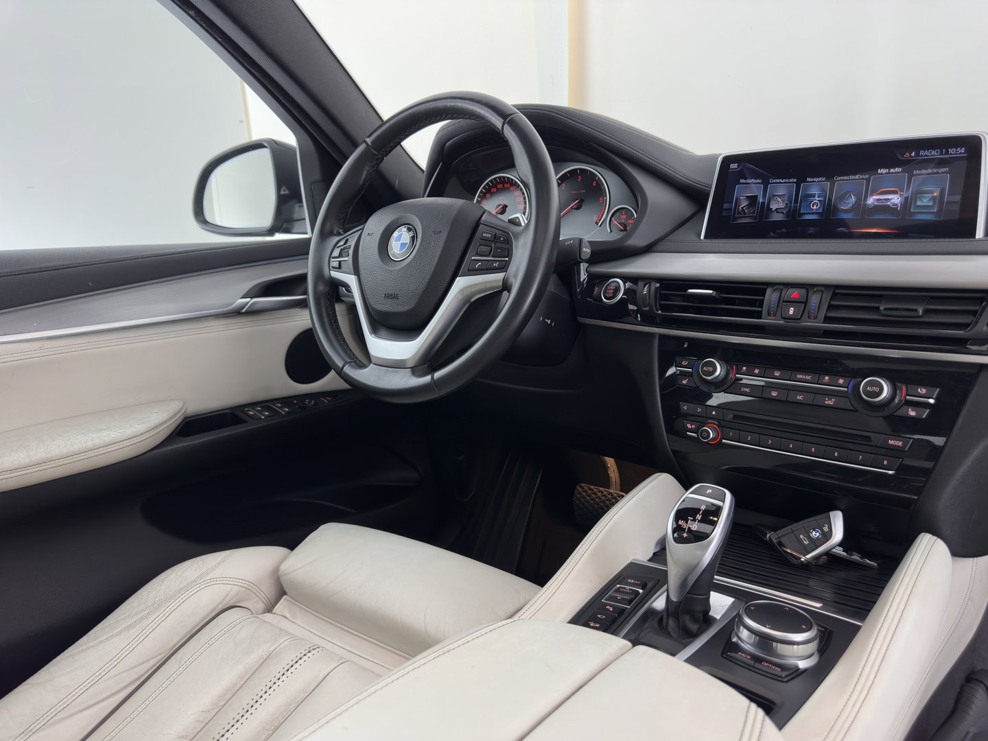 BMW X6 xDrive30d High Executive Aut. *PANO | HEAD-UP | LEATHER | FULL-LED | HIFI-SOUND | BLINDSPOT | MEMORY-PACK | DIGI-COCKPIT | HEATED-COMFORTSEATS | NAVI-FULLMAP | AMBIENT-LIGHT | CRUISE | TOWBAR | 19"ALU*