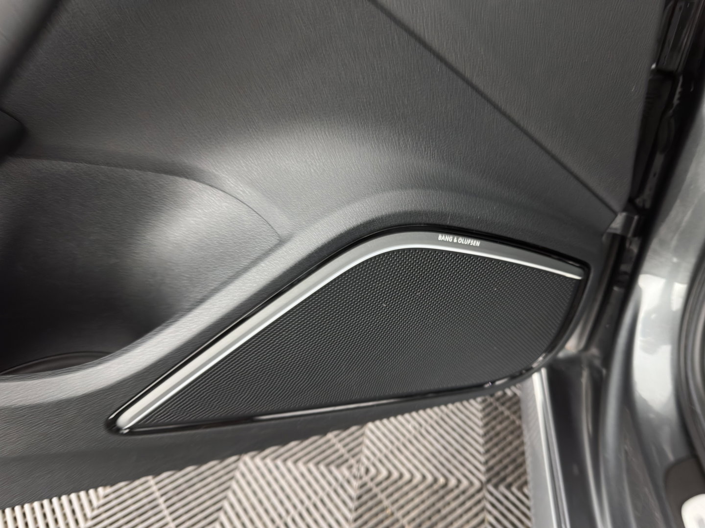 Audi RS3 Sportback 2.5 TFSI quattro Pro Line Plus *RS-SEATS | PANO | NAPPA-FULL-LEATHER | BANG&OLUFSEN | CAMERA | KEYLESS | NAVI-FULLMAP | PRIVACY-GLASS | SHIFTPADDLES | 19''ALU*